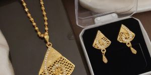 Gold Pendant Set