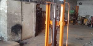 Manual Hydraulic Stacker