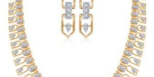 Women Golden Glamour Diamond Necklace Set