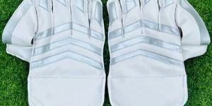 Sixhitters Club Wicket Keeping Gloves
