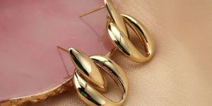 Trendy Swirl Women Hoop Earrings
