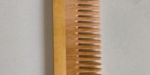 Shampoo Inc Neem Wood Comb