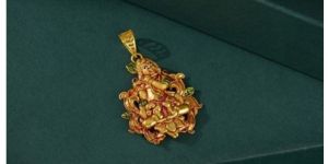 Kanhaiya Gold Pendant