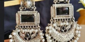 Silver Look Alike Monalisa & Pearl Women Dangler Earrings