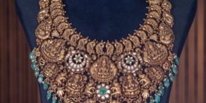 LONG NAKSHI Womens CHOKER