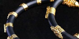 Women Gold Kangan Bangle