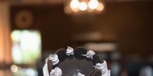 Round Chocolate Oreo Cake