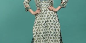Women Green Hand Emb Kurti