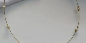 Women Invisible Necklace With Pearls and Flower Design