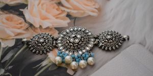 Women Antique Round Tikdi with Cutstone Silver Choker