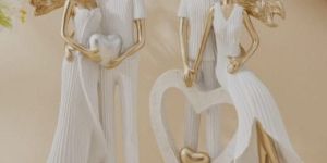 Decorative Polyresin Couple Statue