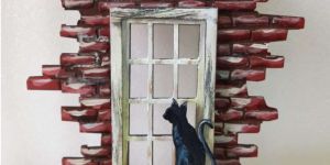 Sitting Cat in Window key-Holder