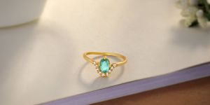 Ladies Designer Emerald Gemstone Ring