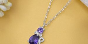 Ladies Elegant Cat-style Amethyst Gemstone Silver Pendant With Chain