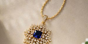 Ladies Midnight Majesty Gold Plated Pendant With Chain