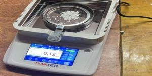 Digital Moisture Analyzer