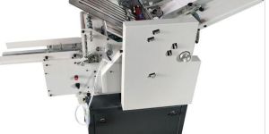 AUTOMATIC PHARMA LEAFLET FOLDING MACHINE