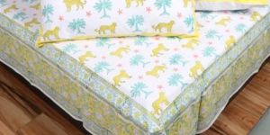Beautiful Tiger And Tree Print Bed Sheet Set
