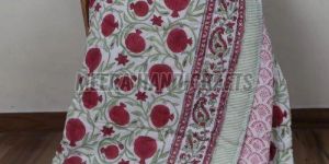 Multicolor Floral Printed Quilt