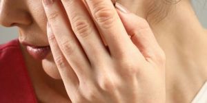 Exquisite Green Emerald Polki Bangle