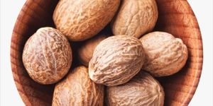 Brown Whole Nutmeg