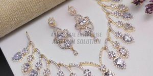 Ladies Brass Polished Party Wear Necklace Set