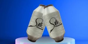 Weaving White Nylon Yarn