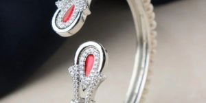 Women Fashionable Stone Studded Pearl Bangle