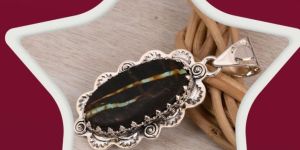 Ladies Designer Silver Gemstone Pendant