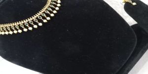 Ladies Sleek Design With A.d Pearls On Bottom Necklace Set