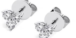 Round Cut Diamond Stud Earrings