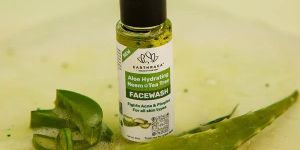 Earthraga Aloe Vera Hydrating Neem Tea Tree Mini Face Wash