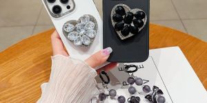 Stone Heart Shape Stand Silicone Soft iPhone 15 Phone Case with Bracelet