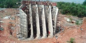 Counterfort Retaining Wall