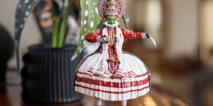 kathakali decorative statue