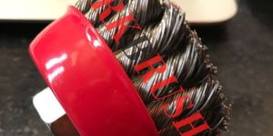 Twist Knot Cup Brush