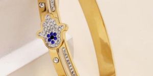 Gold-Plated Gold Cubic Zirconia Studded Bangle-Style Bracelet for Women