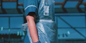 Disposable Surgical Gown