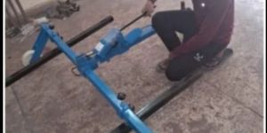 Hydraulic Manhole Cover Lifter