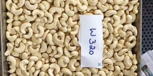 W 320 Cashew Kernel