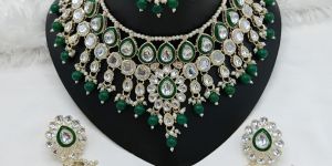 Women Stylish Choker Necklace Earring Set