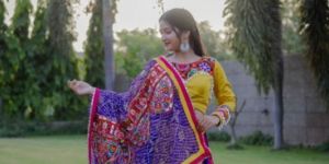 Women's Traditional Embroidered Gujarati Chaniya Choli Set