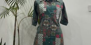 Ladies Collar Neck Printed Long Kurti