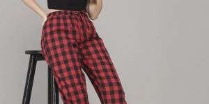 Women Black & Red Cotton Checkered Pyjama