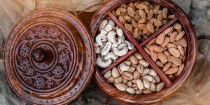 Handcrafted Sheesham Wood Dry Fruit Box