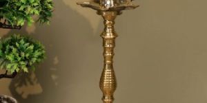 Brass Kuthu Vilakku Oil Lamp