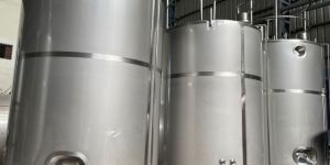 Vertical Milk Storage Tank