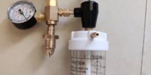 Oxygen Flow Meter With Humidifier