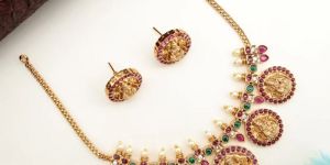 Women Antique Nagas 5 Coin Lakshmi Coin Bridal Necklace Set