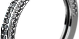 Women 18kt White Gold Ring With Pink Spinal Gemstone